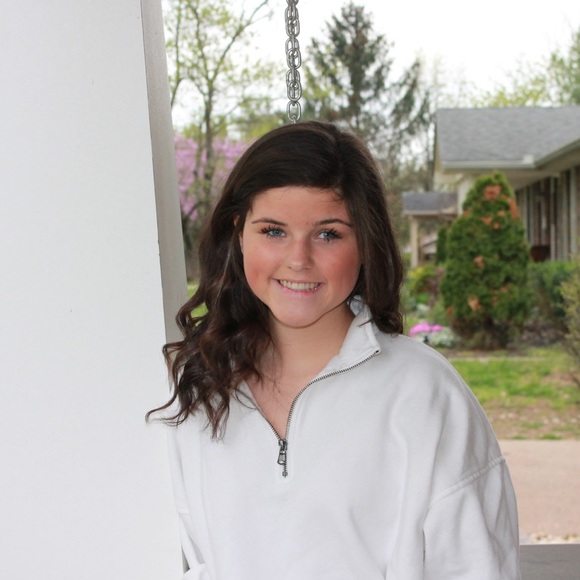 Meet your Posher, Karli - Picture 1 of 1